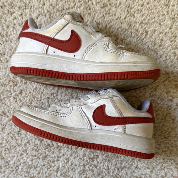 Nike Kids White and Red Sneakers - Picture 4 of 7